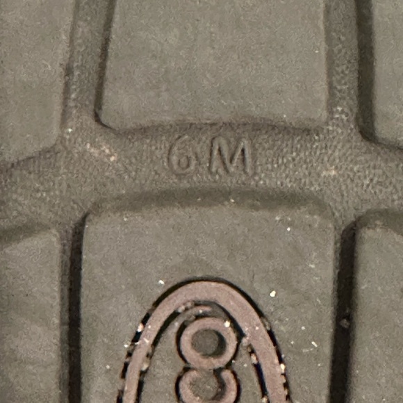 Chaco Black and Gray Sport Sandals with Adjustable Straps Outdoor Comfort Sz 6M - Picture 6 of 7